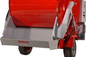 VERTIKALNI MIKSER ZA STOCNU HRANU 6m3 SA ZADNJIM UTOVARIVACEM /KARDAN/TRAKA ZA TRANSPORT