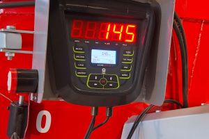 VERTIKALNI MIKSER ZA STOCNU HRANU 6m3 SA ZADNJIM UTOVARIVACEM /KARDAN/TRAKA ZA TRANSPORT
